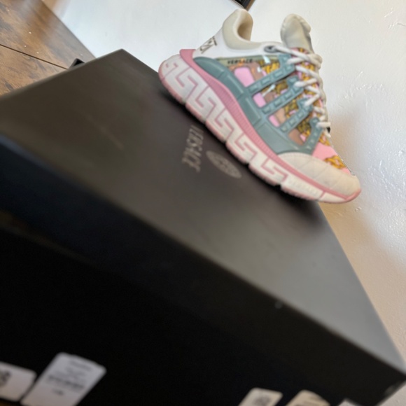 Versace Chain Reaction Sneakers – Multicolor / Pink – 7.5 - Picture 5 of 5